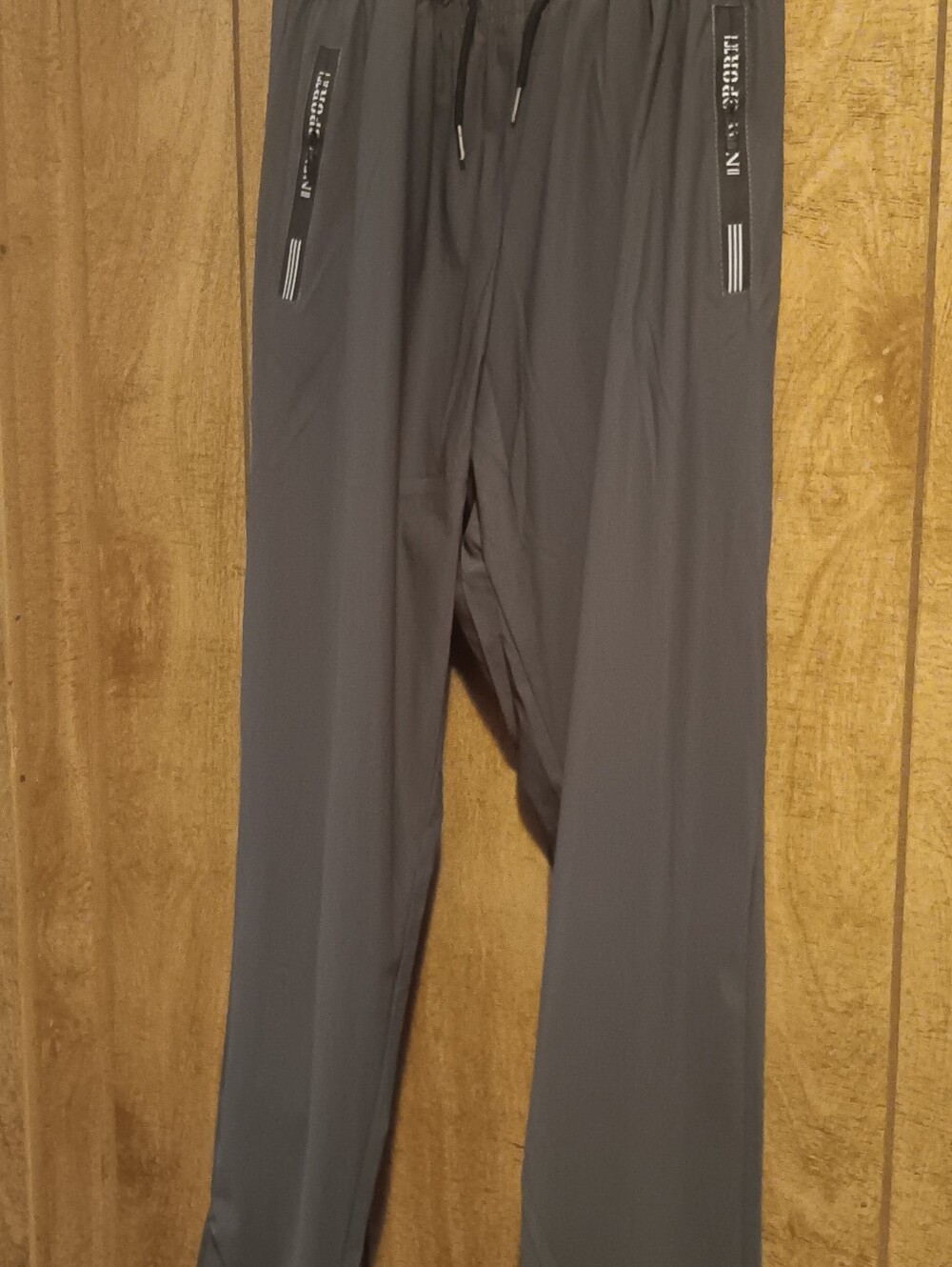 BRAND NEW !!! MEN'S NEW SPORT LONG PANTS.. SIZE LARGE.